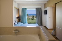 Отель PILOT BEACH(5*), фотография 19; Deluxe Suite Private Pool спальня
