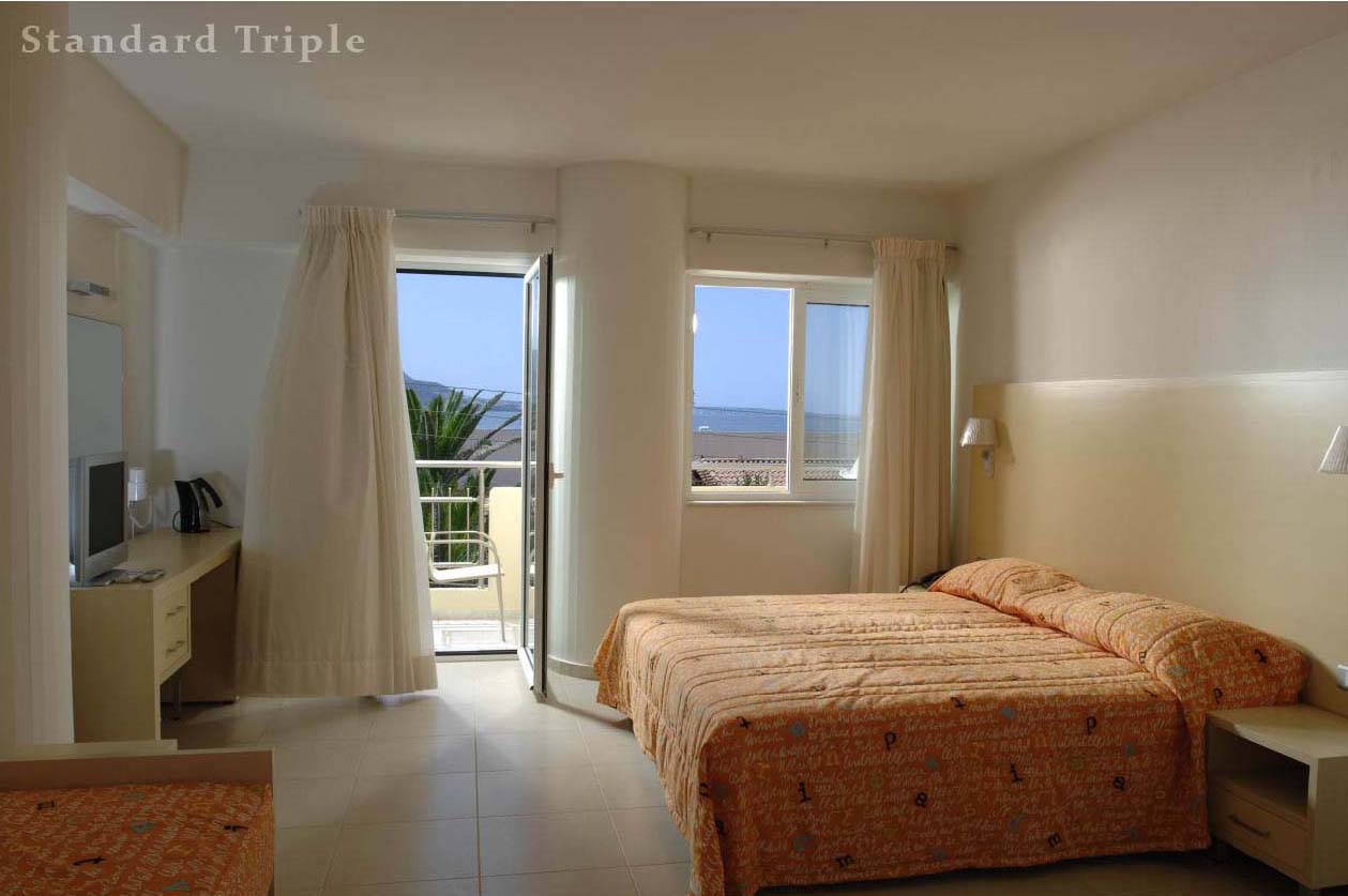Отель HIGH BEACH(4*+), фотография 04; Стандартный трехместный номер