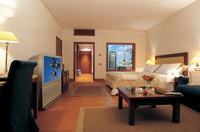 Отель ELOUNDA BAY PALACE HELIOS SILVER CLUB(5*), фотография 01; Номер отеля