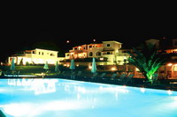 Отель BELLA MARE(3*+), фотография 03; Бассейн