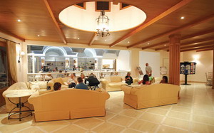 Отель MITSIS RINELA BEACH RESORT & SPA(5*), фотография 03; Living room