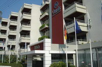 Отель OASIS APARTMENTS(4*), фотография 01; Внешний вид отеля