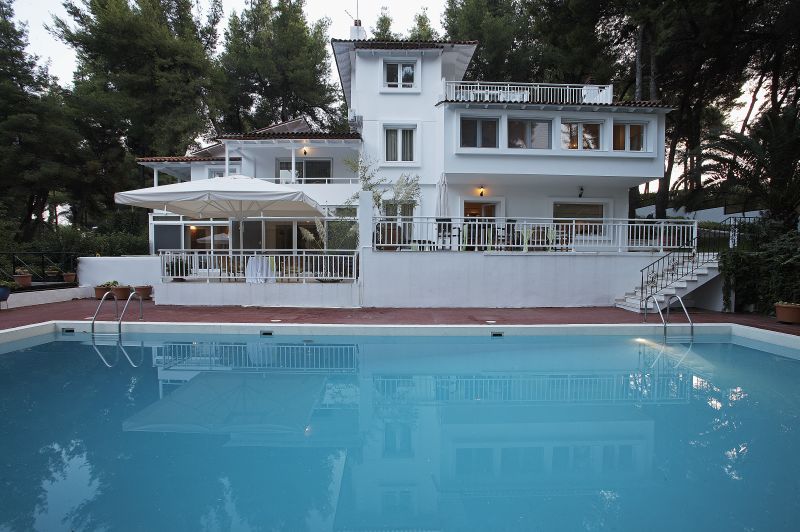 Отель VILLA MUSES(VILLA), фотография 03; Бассейн